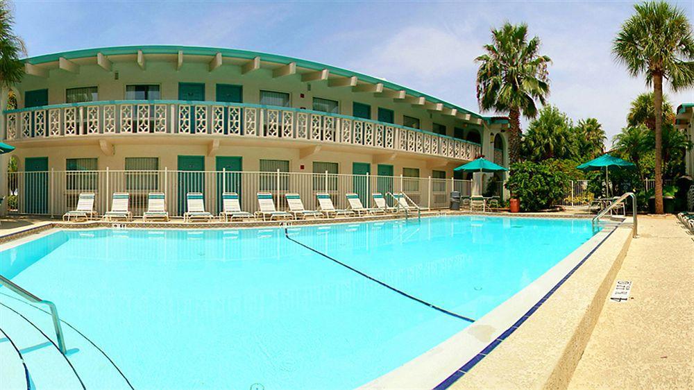 Red Roof Inn Tampa Bay - Sankt Petersburg Exterior foto