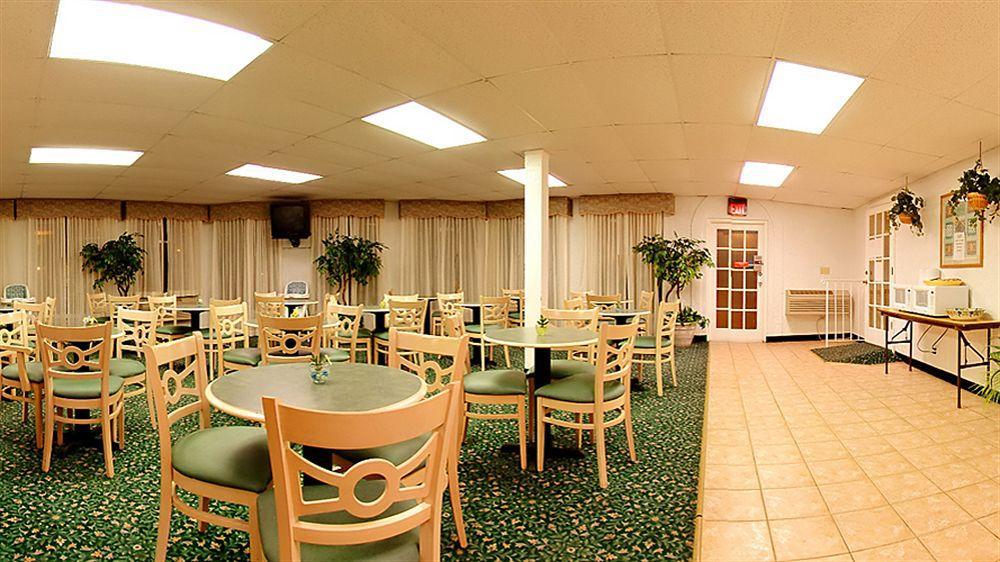 Red Roof Inn Tampa Bay - Sankt Petersburg Exterior foto